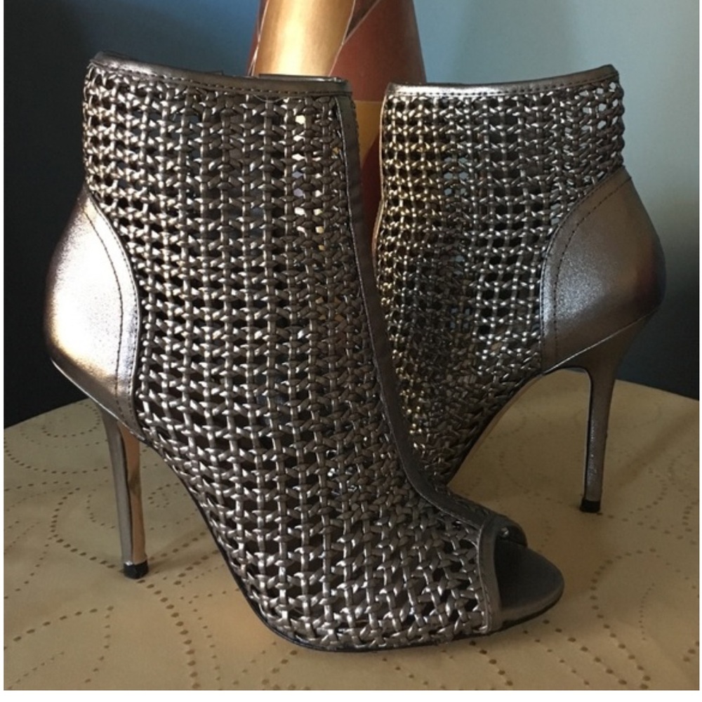 Sam Edelman Pewter Aubriana Silver Peep-Toe Ankle‎ Heeled Booties 7.5